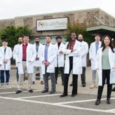 WHAT IS FAMILY MEDICINE ?